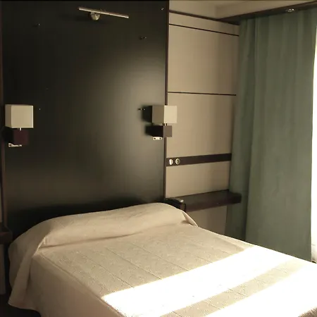 Hotell Cors'hotel 3*